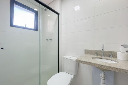 Banheiro 2 de apartamento para alugar com 2 quartos, 50m² em Centro, Osasco