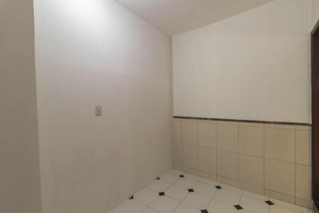 Casa para alugar com 76m², 1 quarto e sem vaga Casa para alugar com 76m², 1 quarto e sem vagaSala