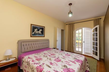 Casa para alugar com 300m², 3 quartos e 3 vagas Casa para alugar com 300m², 3 quartos e 3 vagasQuarto 1