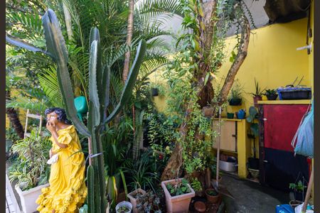 Garagem de casa para alugar com 3 quartos, 350m² em Jardim Robru, São Paulo
