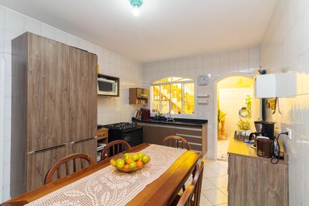Cozinha de casa para alugar com 3 quartos, 350m² em Jardim Robru, São Paulo