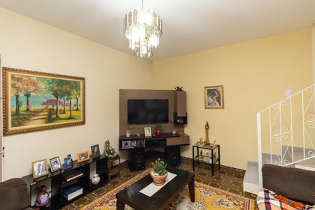 Casa para alugar com 300m², 3 quartos e 3 vagas Casa para alugar com 300m², 3 quartos e 3 vagasSala