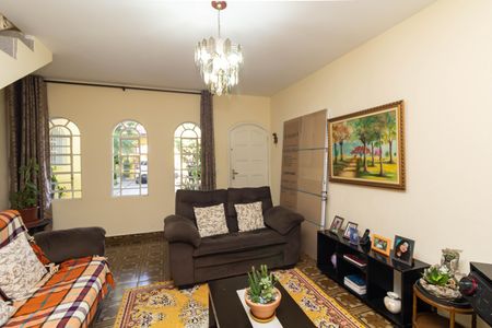Casa para alugar com 300m², 3 quartos e 3 vagas Casa para alugar com 300m², 3 quartos e 3 vagasSala