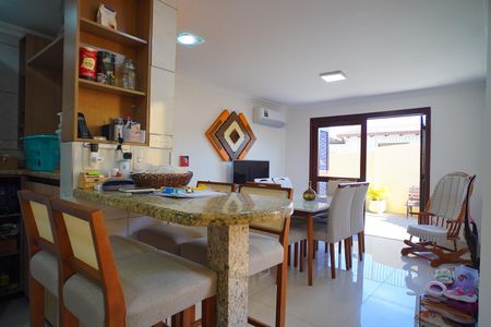 Cozinha  de casa à venda com 2 quartos, 200m² em Partenon, Porto Alegre
