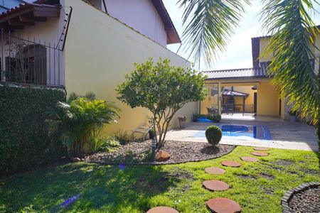 Pátio  de casa à venda com 2 quartos, 200m² em Partenon, Porto Alegre