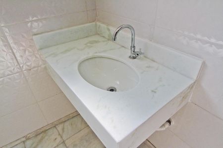 Casa para alugar com 130m², 2 quartos e 1 vaga Casa para alugar com 130m², 2 quartos e 1 vagaBanheiro