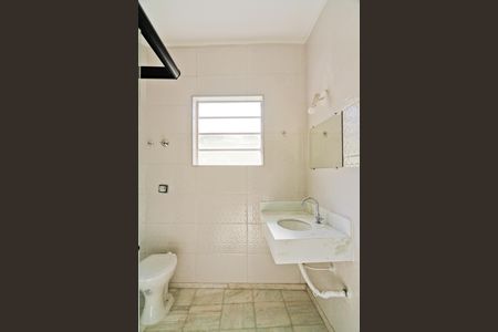 Casa para alugar com 130m², 2 quartos e 1 vaga Casa para alugar com 130m², 2 quartos e 1 vagaBanheiro