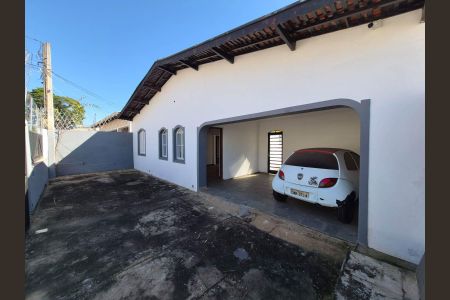 Casa para alugar com 200m², 3 quartos e 4 vagas Casa para alugar com 200m², 3 quartos e 4 vagasFACHADA