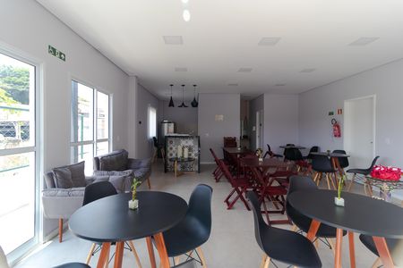 Apartamento para alugar com 49m², 2 quartos e 1 vaga Apartamento para alugar com 49m², 2 quartos e 1 vagaÁrea comum - Salão de festas