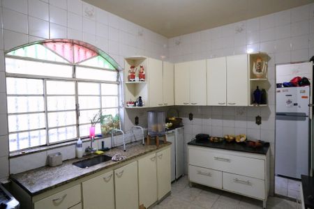 Cozinha de casa para alugar com 3 quartos, 300m² em Ipiranga, Belo Horizonte