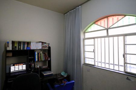 Quarto 1 de casa para alugar com 3 quartos, 300m² em Ipiranga, Belo Horizonte