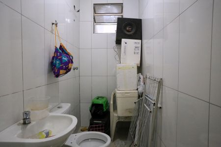 Casa para alugar com 300m², 3 quartos e 1 vaga Casa para alugar com 300m², 3 quartos e 1 vagaBanheiro Social