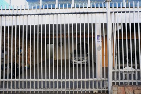 Fachada de casa para alugar com 3 quartos, 300m² em Ipiranga, Belo Horizonte