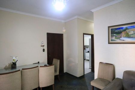 Casa para alugar com 300m², 3 quartos e 1 vaga Casa para alugar com 300m², 3 quartos e 1 vagaSala