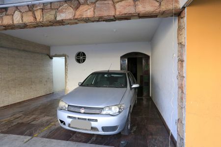 Garagem de casa para alugar com 3 quartos, 300m² em Ipiranga, Belo Horizonte