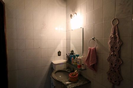 Casa para alugar com 300m², 3 quartos e 1 vaga Casa para alugar com 300m², 3 quartos e 1 vagaBanheiro da Suíte