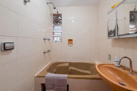 Apartamento à venda com 96m², 3 quartos e 2 vagasBanheiro da Suíte