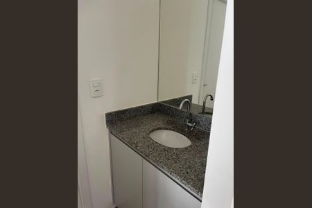 Banheiro de kitnet/studio para alugar com 1 quarto, 30m² em Pinheiros, São Paulo