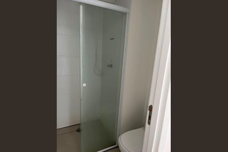 Banheiro de kitnet/studio para alugar com 1 quarto, 30m² em Pinheiros, São Paulo