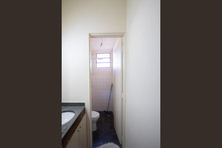 Banheiro de apartamento para alugar com 3 quartos, 80m² em Serrano, Belo Horizonte