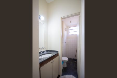 Banheiro de apartamento para alugar com 3 quartos, 80m² em Serrano, Belo Horizonte