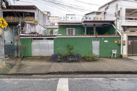 Fachada de casa à venda com 3 quartos, 192m² em Campo Grande, Rio de Janeiro