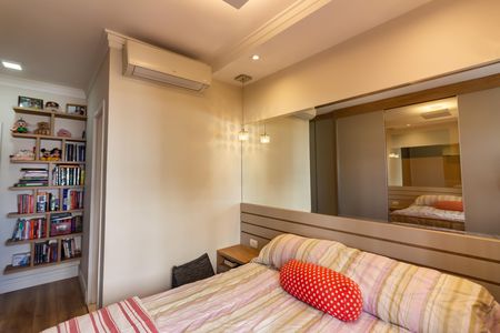 Apartamento à venda com 81m², 2 quartos e 2 vagas Apartamento à venda com 81m², 2 quartos e 2 vagasSuíte