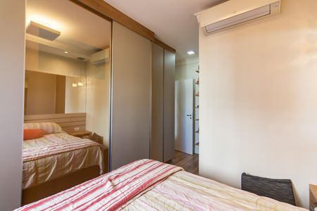 Apartamento à venda com 81m², 2 quartos e 2 vagas Apartamento à venda com 81m², 2 quartos e 2 vagasSuíte