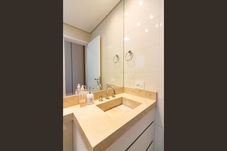 Apartamento à venda com 81m², 2 quartos e 2 vagas Apartamento à venda com 81m², 2 quartos e 2 vagasBanheiro da Suíte