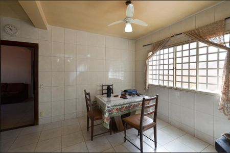 Casa para alugar com 120m², 3 quartos e 2 vagas Casa para alugar com 120m², 3 quartos e 2 vagasCopa