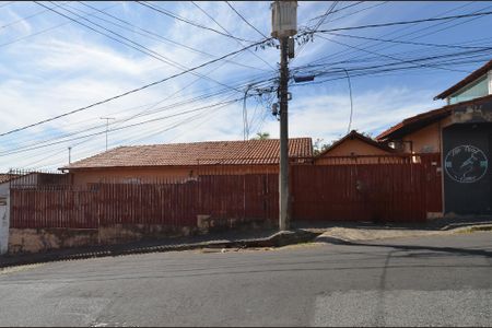 Fachada de casa para alugar com 3 quartos, 120m² em São Cristóvão, Belo Horizonte