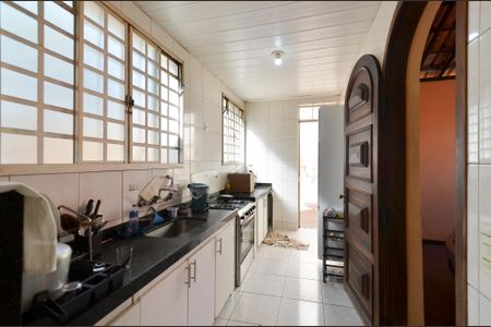 Cozinha de casa para alugar com 3 quartos, 120m² em São Cristóvão, Belo Horizonte