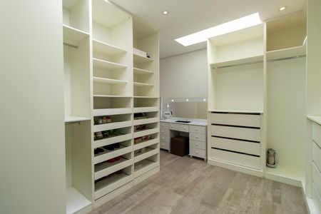 Casa de condomínio para alugar com 252m², 4 quartos e 4 vagas Casa de condomínio para alugar com 252m², 4 quartos e 4 vagasCloset do Quarto 3 - Suíte Master
