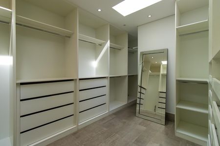 Casa de condomínio para alugar com 252m², 4 quartos e 4 vagas Casa de condomínio para alugar com 252m², 4 quartos e 4 vagasCloset do Quarto 3 - Suíte Master
