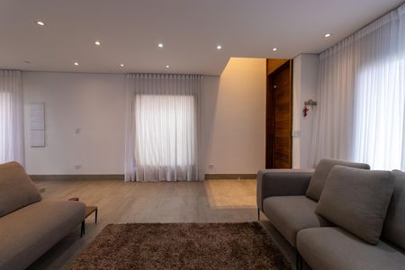 Casa de condomínio para alugar com 252m², 4 quartos e 4 vagas Casa de condomínio para alugar com 252m², 4 quartos e 4 vagasSala