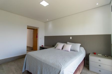 Casa de condomínio para alugar com 252m², 4 quartos e 4 vagas Casa de condomínio para alugar com 252m², 4 quartos e 4 vagasQuarto 3 - Suíte Master