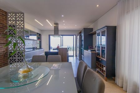 Casa de condomínio para alugar com 252m², 4 quartos e 4 vagas Casa de condomínio para alugar com 252m², 4 quartos e 4 vagasSala/Cozinha