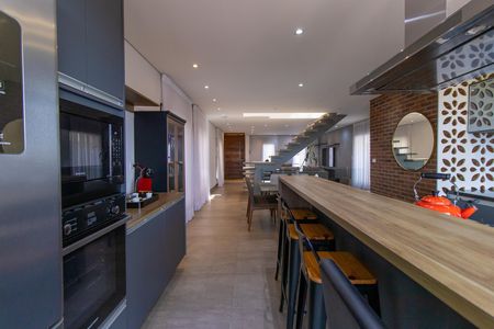 Casa de condomínio para alugar com 252m², 4 quartos e 4 vagas Casa de condomínio para alugar com 252m², 4 quartos e 4 vagasCozinha
