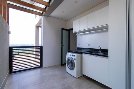 Casa de condomínio para alugar com 252m², 4 quartos e 4 vagas Casa de condomínio para alugar com 252m², 4 quartos e 4 vagasÁrea de Serviço
