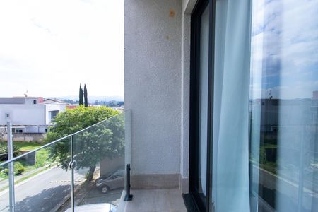 Casa de condomínio para alugar com 252m², 4 quartos e 4 vagas Casa de condomínio para alugar com 252m², 4 quartos e 4 vagasVaranda da Suíte 1