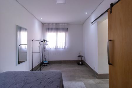 Casa de condomínio para alugar com 252m², 4 quartos e 4 vagas Casa de condomínio para alugar com 252m², 4 quartos e 4 vagasSuite 2