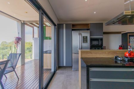 Casa de condomínio para alugar com 252m², 4 quartos e 4 vagas Casa de condomínio para alugar com 252m², 4 quartos e 4 vagasCozinha