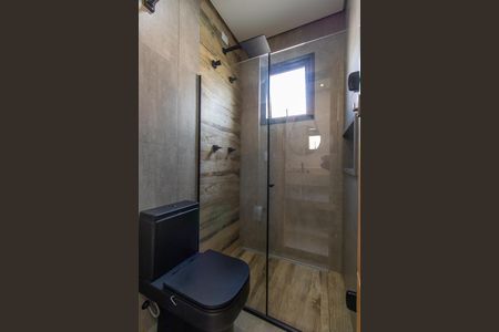 Casa de condomínio para alugar com 252m², 4 quartos e 4 vagas Casa de condomínio para alugar com 252m², 4 quartos e 4 vagasBanheiro da suite 1 e 2