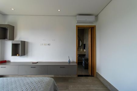 Casa de condomínio para alugar com 252m², 4 quartos e 4 vagas Casa de condomínio para alugar com 252m², 4 quartos e 4 vagasQuarto 3 - Suíte Master