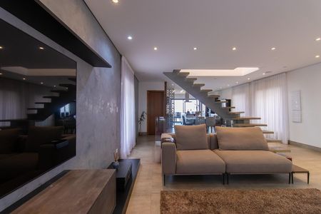 Casa de condomínio para alugar com 252m², 4 quartos e 4 vagas Casa de condomínio para alugar com 252m², 4 quartos e 4 vagasSala