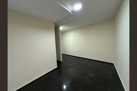 Casa para alugar com 200m², 2 quartos e 2 vagasSala