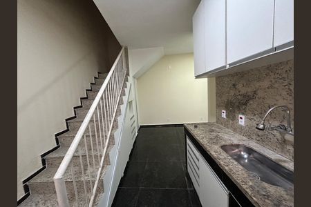 Casa para alugar com 200m², 2 quartos e 2 vagasCozinha
