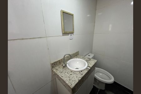 Casa para alugar com 200m², 2 quartos e 2 vagasBanheiro Social 2