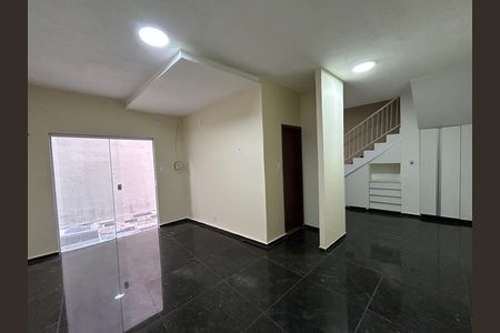 Casa para alugar com 2 quartos, 200m² em Vila Valqueire, Rio de Janeiro