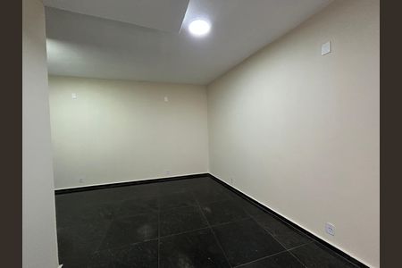 Casa para alugar com 200m², 2 quartos e 2 vagasSala